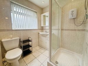 Family Bathroom- click for photo gallery